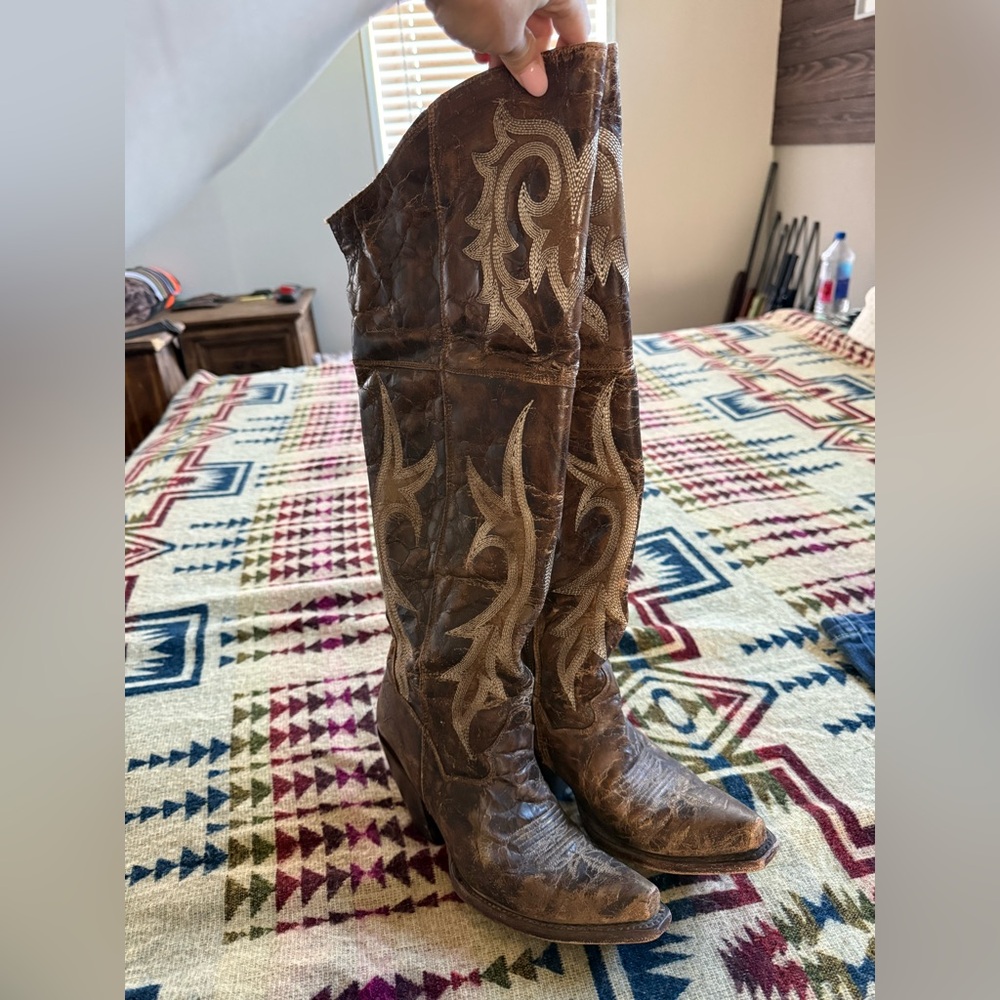 Women’s Dan Post cowboy boots